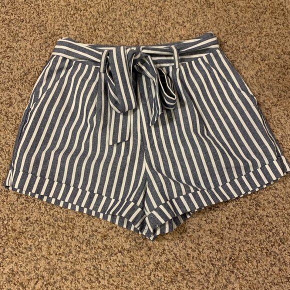 SHEIN Stripe Paperbag Waist Cuffed Shorts M - Picture 3 of 7